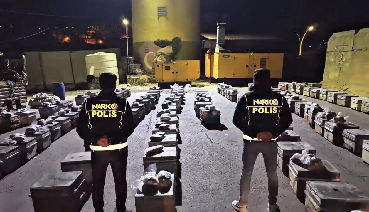 Yüksekova'da ballı uyuşturucu operasyonu: Kovanlardan 91 kilo uyuşturucu madde çıktı