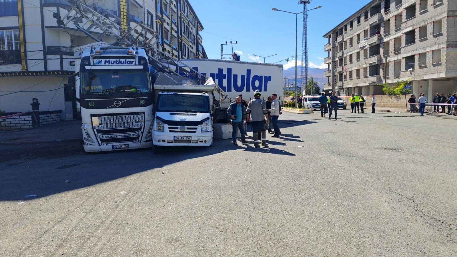 Iğdır'da tır ile hafif ticari araç arasında takip gerilimi kazayla sonuçlandı