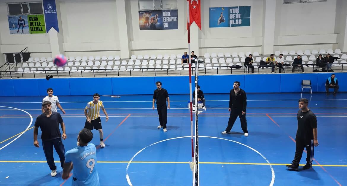 🏐 Amatör Spor Haftası’nda Voleybol Heyecanı! 🎉Amatör Spor Haftası Etkinlikleri Kapsamında Vart