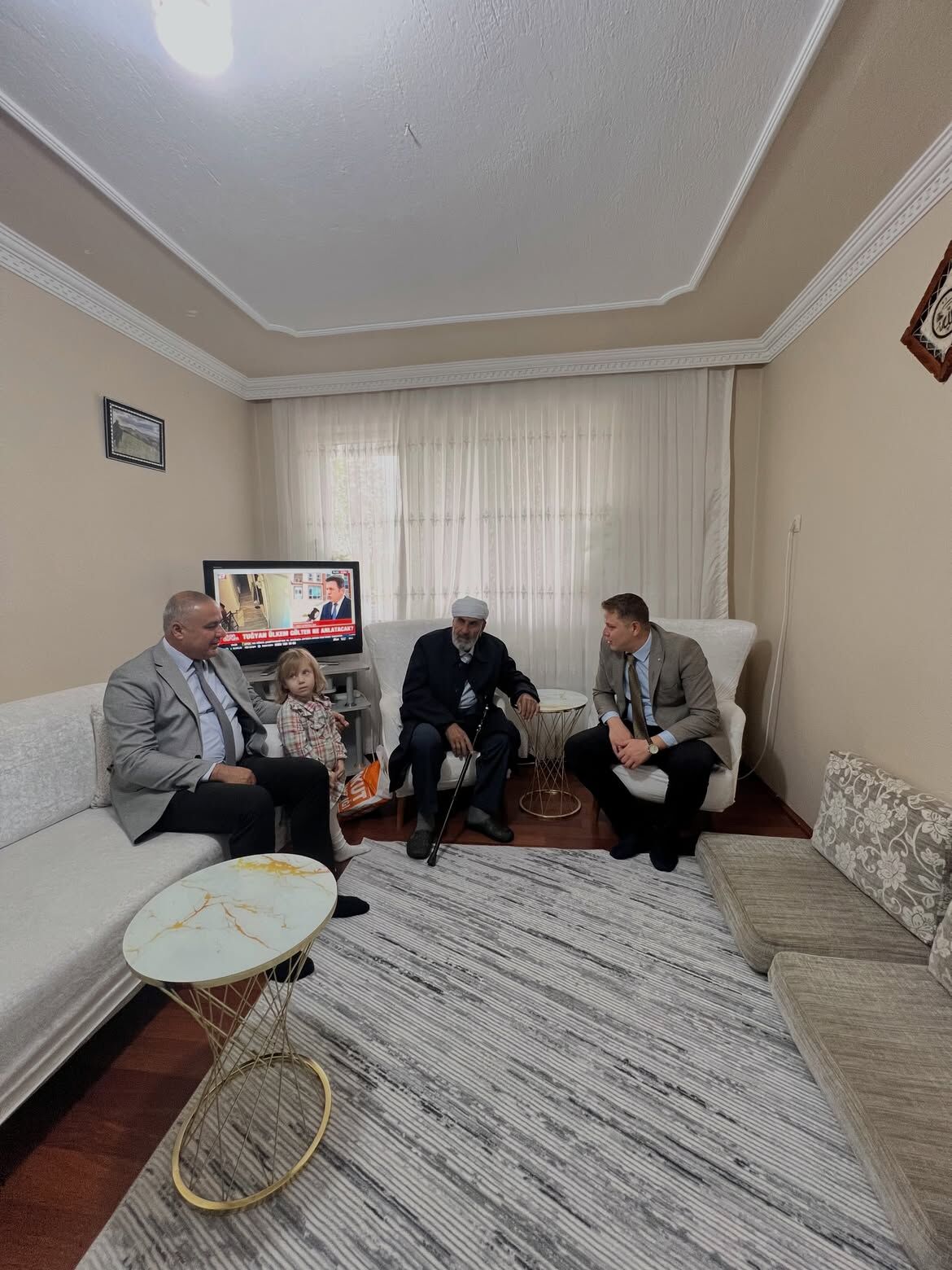 📌 Kaymakamımız Sayın Ahmet Sami Meram, Sosyal Yardımlaşma Ve Dayanışma Vakfı Müdürü Sayın Sabri (3)