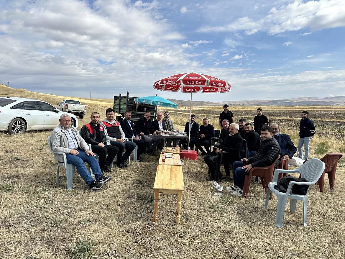 📍 Sıradere Köyünde Hasat Zamanısn. Kaymakamımız Ömer Övünç Koşansu, Ilçemizde Çerezlik Ay Çekir (2)
